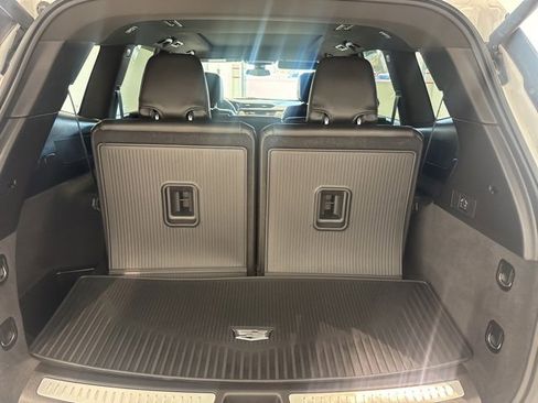 Used 2025 Cadillac XT6 Luxury image 9