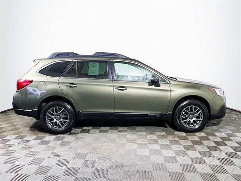 Used 2018 Subaru Outback 3.6R Limited image 9