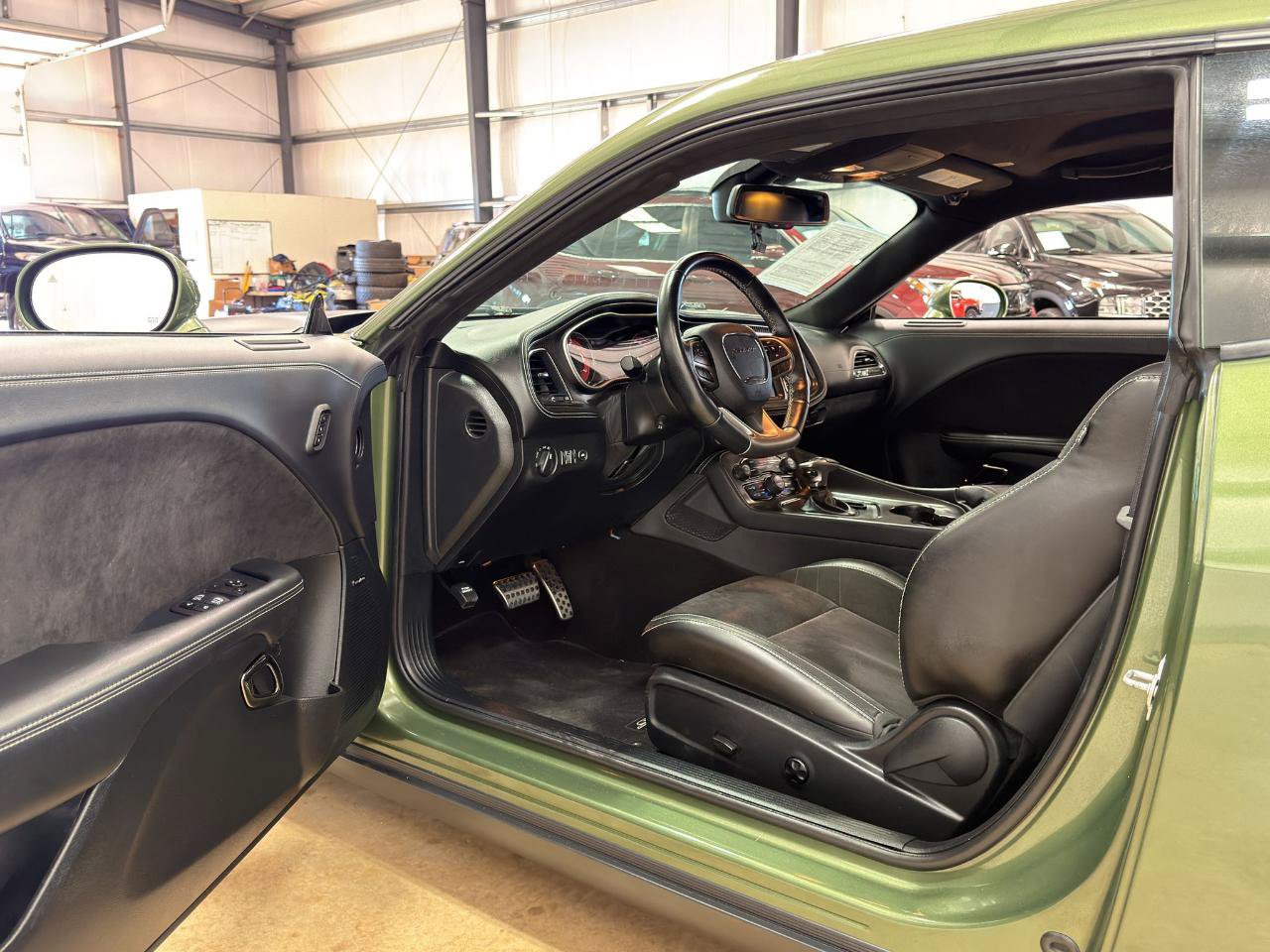 Used 2022 Dodge Challenger SRT Hellcat w/ Plus Package RWD image 9