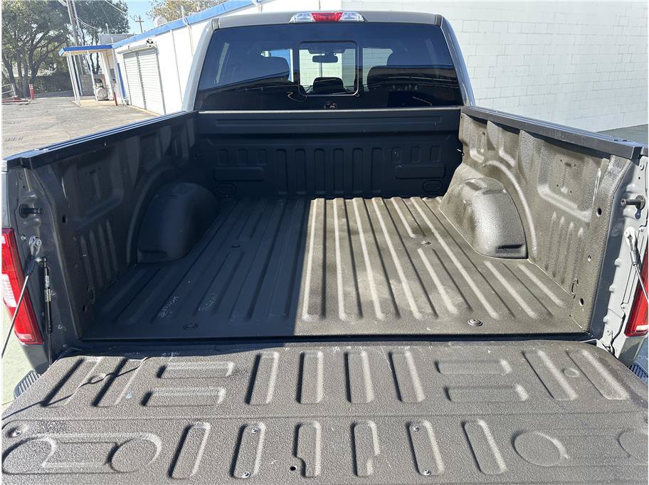 Used 2018 Ford F150 XLT w/ Equipment Group 302A Luxury AWD/4WD image 30