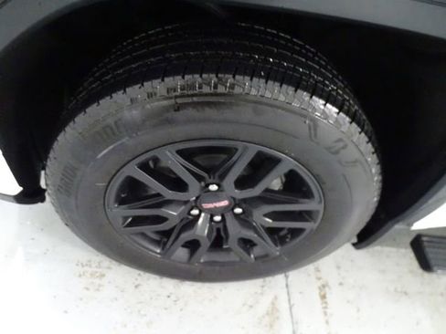 Used 2024 GMC Sierra 1500 Elevation image 31