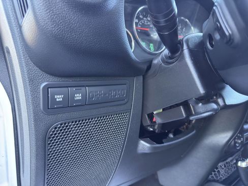 Used 2014 Jeep Wrangler Unlimited Rubicon w/ Connectivity Group image 19