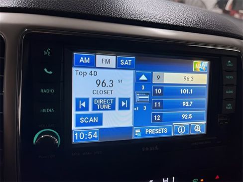 Used 2011 Jeep Grand Cherokee Laredo image 13