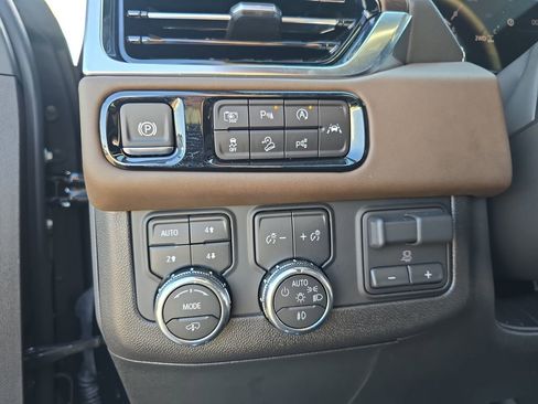 Used 2026 GMC Yukon XL Denali Ultimate AWD/4WD image 26