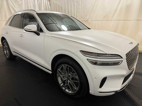 Used 2023 Genesis GV70 2.5T w/ Advanced Package image 10