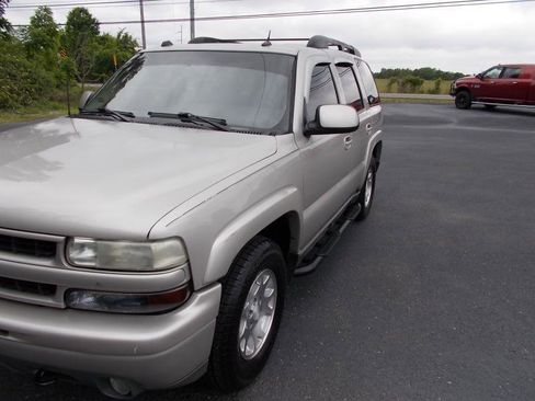 Used 2005 Chevrolet Tahoe Z71 w/ Preferred Equipment Group RWD image 8