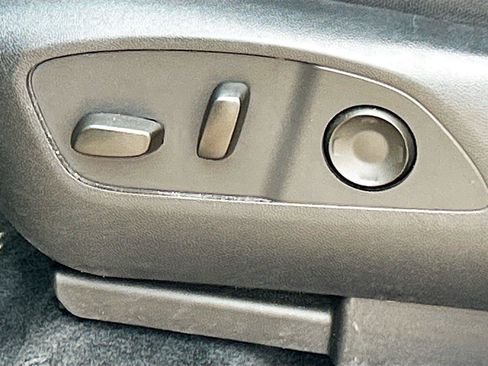 Used 2024 Chevrolet Traverse LT FWD image 26