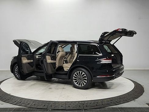 Used 2023 Lincoln Aviator Reserve w/ Elements Package Plus image 13