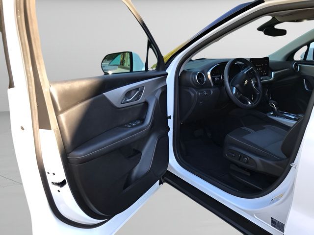 Used 2023 Chevrolet Blazer LT w/ LPO, Black Sport Package AWD/4WD image 11