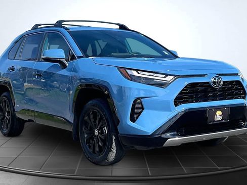 Used 2025 Toyota RAV4 SE w/ Weather Package AWD/4WD image 22