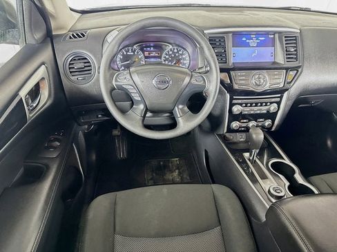 Used 2019 Nissan Pathfinder S image 18