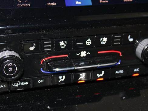 Used 2024 Jeep Grand Cherokee Summit image 47