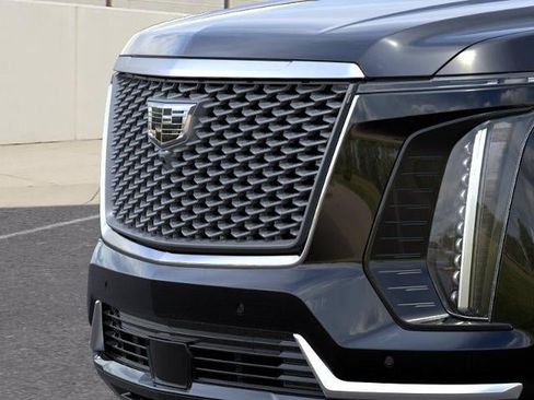 New 2026 Cadillac Escalade ESV Luxury w/ LPO, Radiant Package AWD/4WD image 13