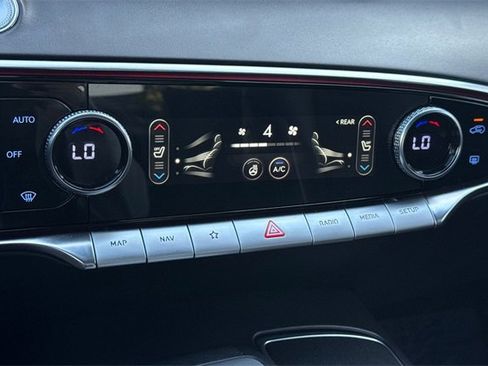 Used 2023 Genesis GV70 2.5T w/ Sport Prestige Package image 26