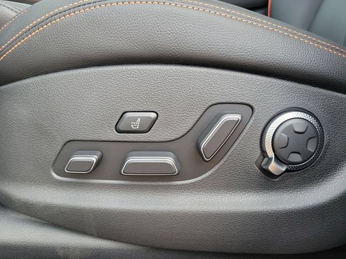 Used 2026 Genesis GV70 2.5T Sport Prestige AWD/4WD image 12