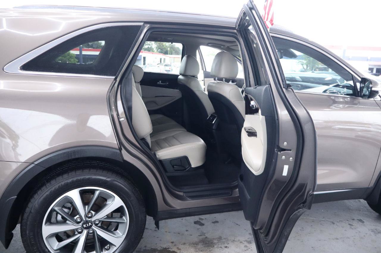 Used 2019 Kia Sorento EX w/ EX Touring Package FWD image 36