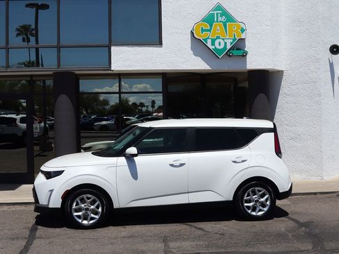 Used 2023 Kia Soul LX w/ Option Group 015 image 8