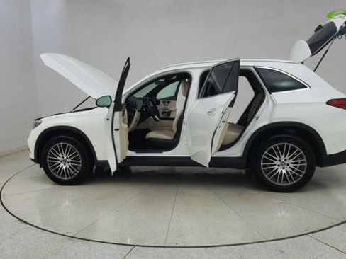 Used 2025 Mercedes-Benz GLC 300 4MATIC image 75