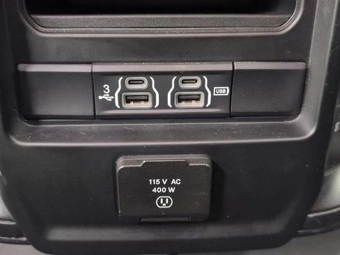 Used 2019 RAM 1500 Laramie AWD/4WD image 22