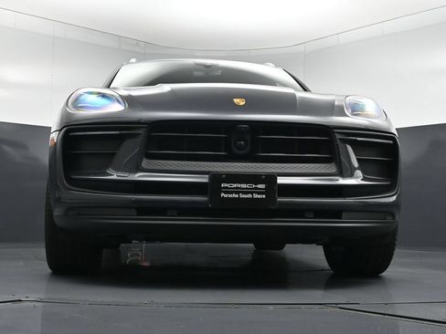 Used 2025 Porsche Macan AWD/4WD image 30