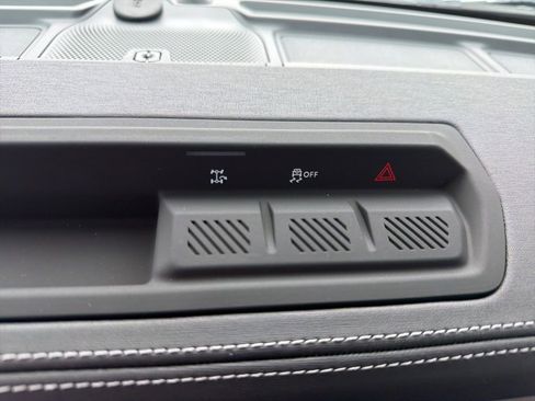 New 2025 Ford Bronco Outer Banks AWD/4WD image 21