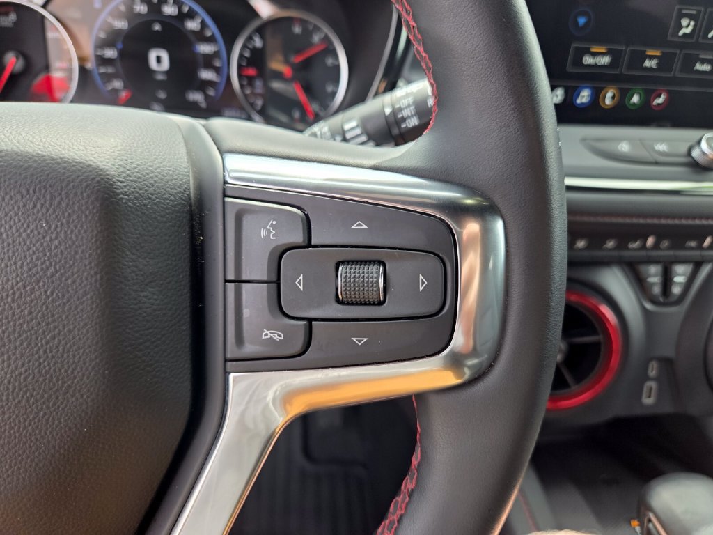 Used 2024 Chevrolet Blazer RS w/ Enhanced Convenience Package FWD image 32