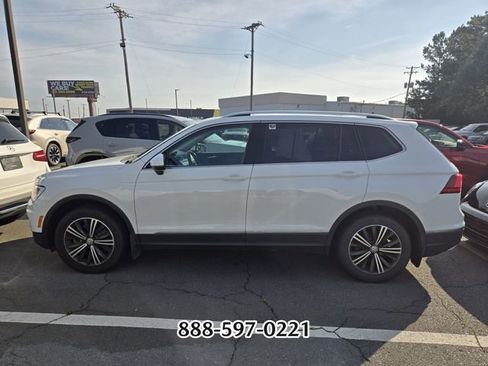 Used 2019 Volkswagen Tiguan SEL FWD image 2