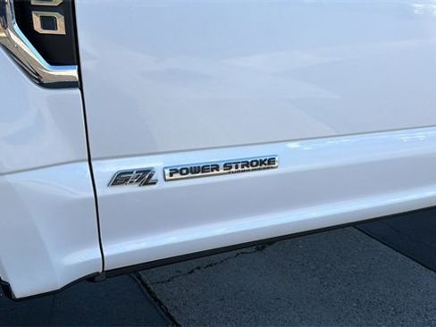 Used 2018 Ford F250 Lariat w/ Lariat Value Package image 12