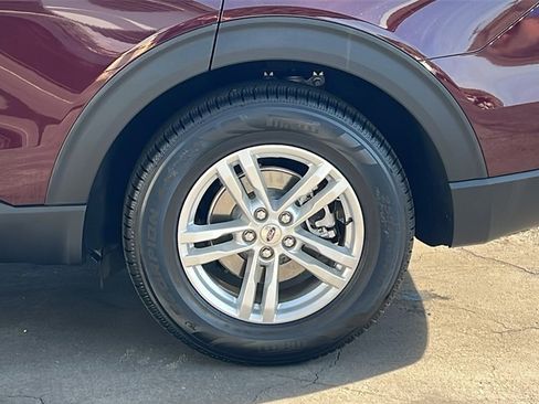 Certified 2022 Ford Explorer XLT image 5