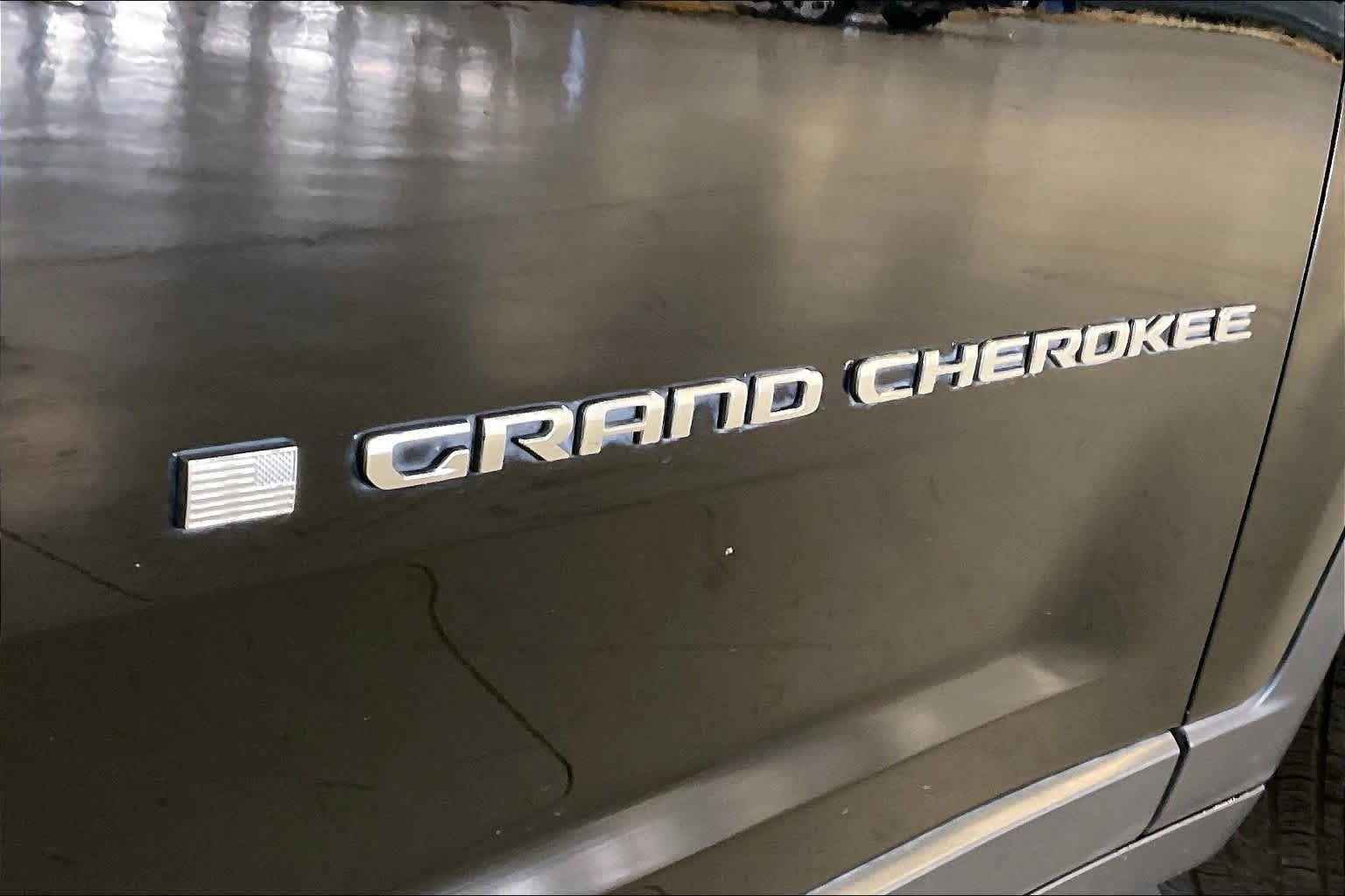 Used 2023 Jeep Grand Cherokee Limited RWD image 9