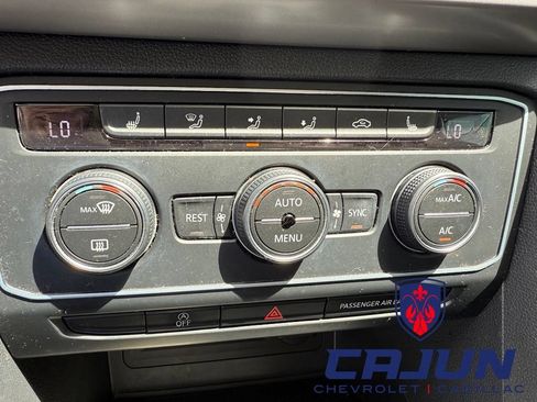 Used 2021 Volkswagen Atlas SE FWD image 12