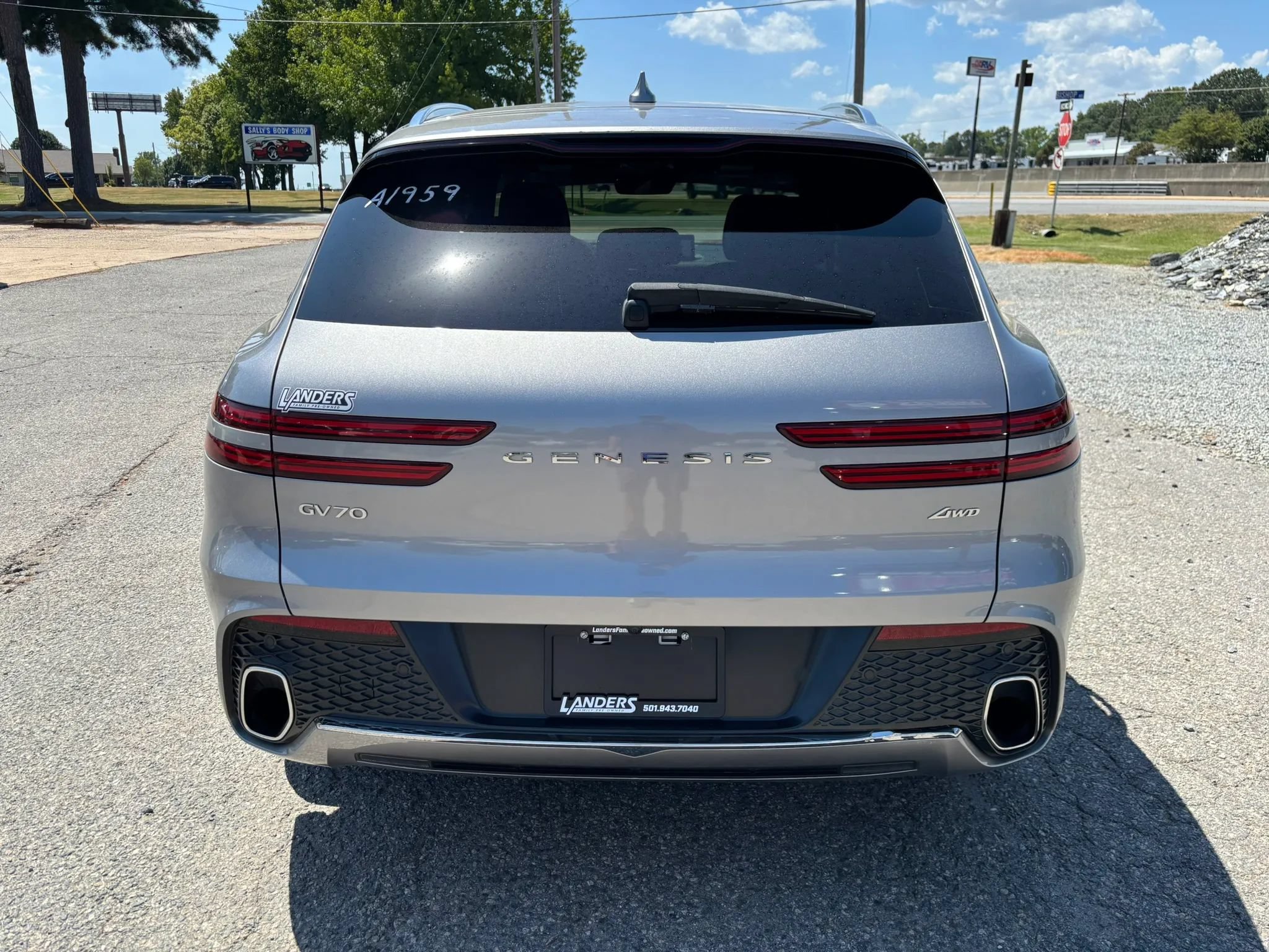 Used 2022 Genesis GV70 2.5T w/ Advanced Package AWD/4WD image 4