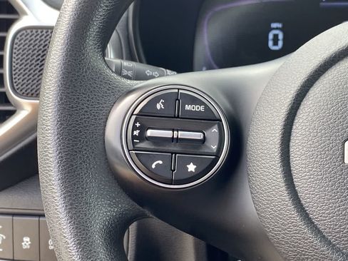 Used 2023 Kia Soul LX w/ LX Technology Package FWD image 21
