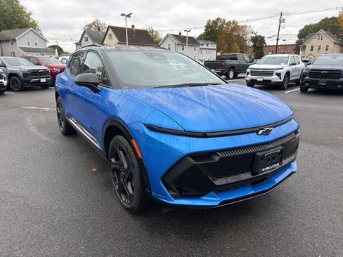 New 2025 Chevrolet Equinox EV RS image 4