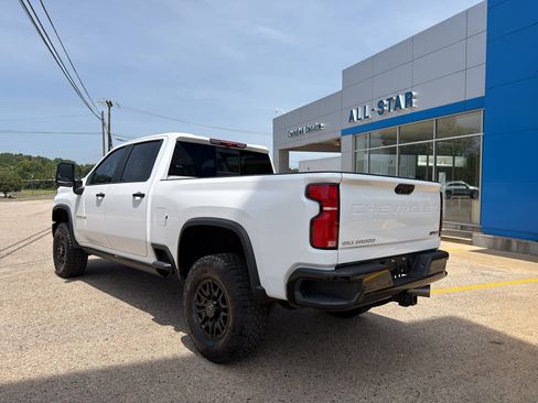 Used 2025 Chevrolet Silverado 2500 ZR2 w/ Technology Package AWD/4WD image 8