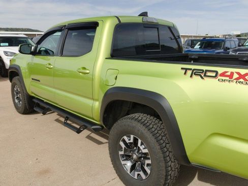 Used 2023 Toyota Tacoma TRD Off-Road w/ TRD Premium Off Road Package AWD/4WD image 9