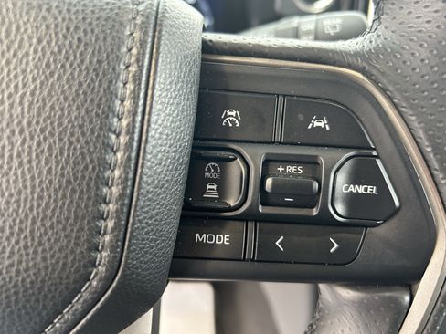 Certified 2025 Toyota 4Runner Trailhunter image 31