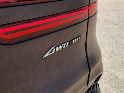 Used 2023 Genesis GV70 3.5T Sport w/ Sport Prestige Package AWD/4WD image 33