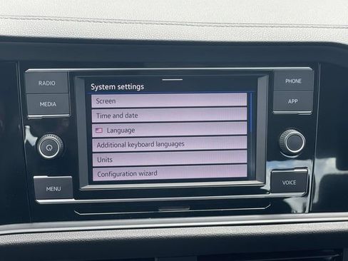 Used 2023 Volkswagen Jetta SE FWD image 13