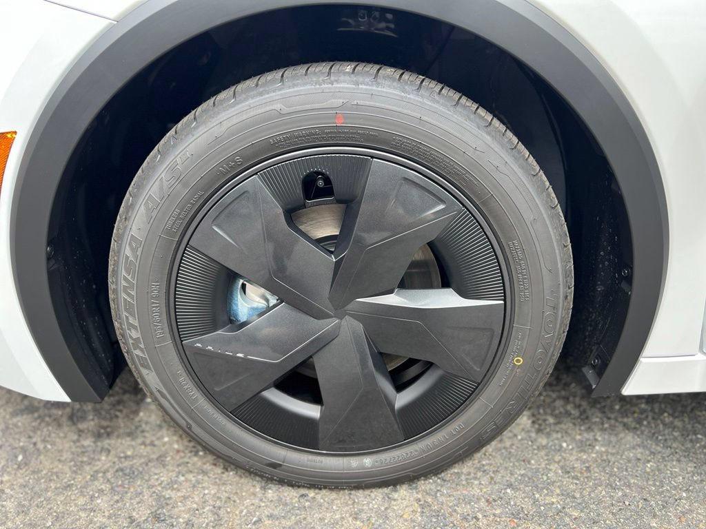 New 2027 Toyota Prius Plug-In Hybrid FWD image 6