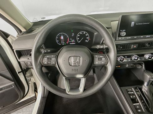 Used 2024 Honda CR-V LX image 11