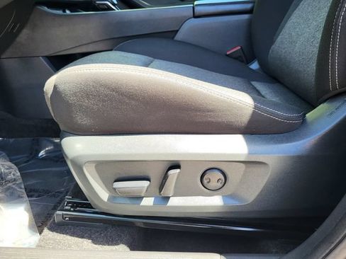 Certified 2025 Nissan Rogue SV FWD image 17