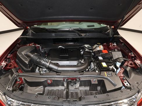Used 2023 GMC Acadia Denali w/ Denali Ultimate Package FWD image 34
