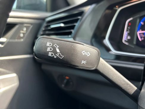 Used 2019 Volkswagen Jetta SEL w/ Cold Weather Package FWD image 28
