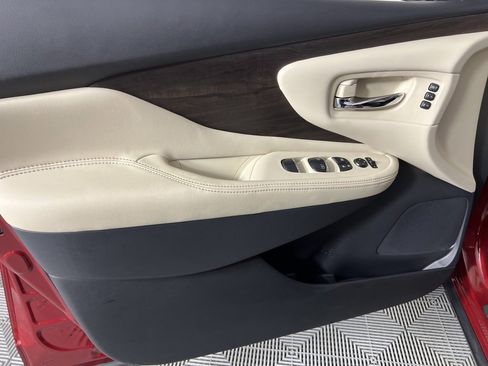 Used 2024 Nissan Murano Platinum w/ Cargo Package image 25