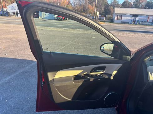 Used 2012 Chevrolet Cruze LTZ image 20