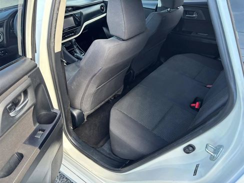 Used 2017 Toyota Corolla iM FWD image 11