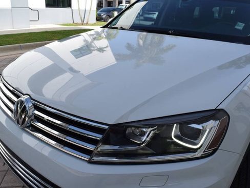 Used 2016 Volkswagen Touareg TDI AWD/4WD image 11