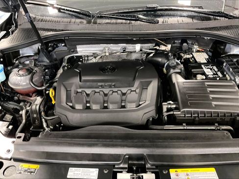 Used 2024 Volkswagen Tiguan SE R-Line image 30