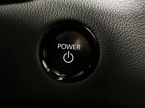 Certified 2025 Toyota Sequoia SR5 image 23